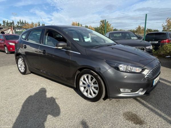 Ford Focus Hatchback, Petrol, 2015, Grey