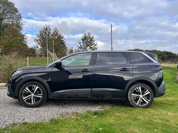 Peugeot 5008 MPV, Diesel, 2020, Black