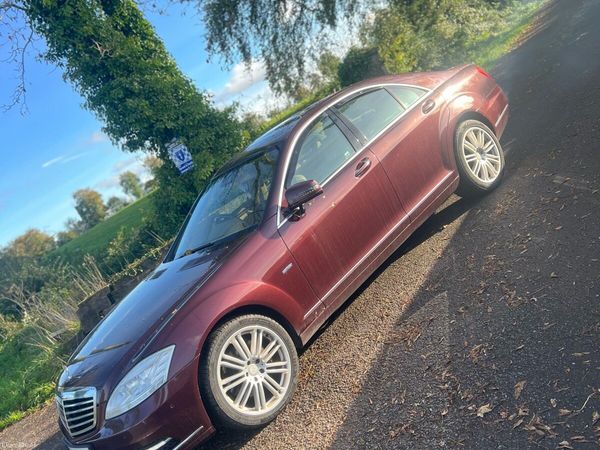 Mercedes-Benz S-Class Saloon, Diesel, 2009, Red