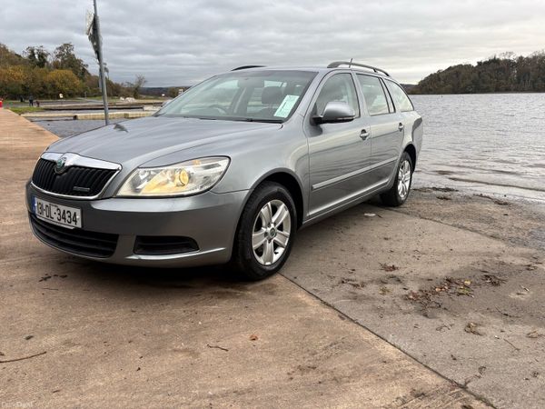 Skoda Octavia Estate, Diesel, 2013, Grey