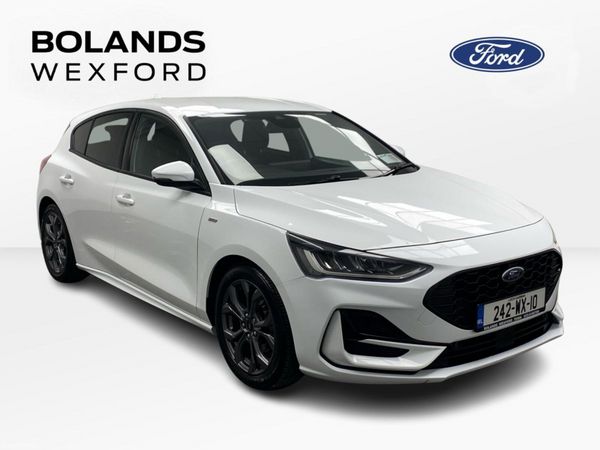 Ford Focus Hatchback, Petrol, 2024, White