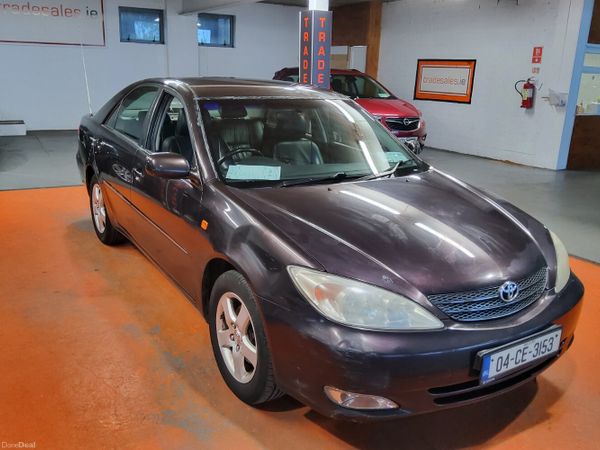 Toyota Camry Saloon, Petrol, 2004, Red