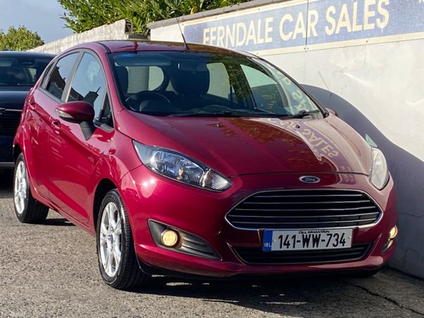 Ford Fiesta Hatchback, Petrol, 2014, Red