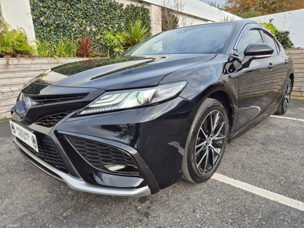 Toyota Camry Saloon, Petrol Hybrid, 2021, Black