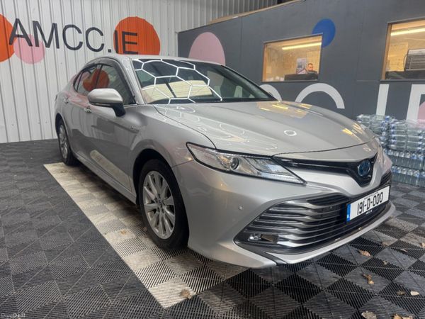 Toyota Camry Saloon, Petrol Hybrid, 2019, Silver