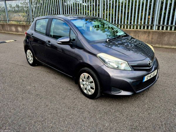 Toyota Yaris Hatchback, Petrol, 2012, Grey