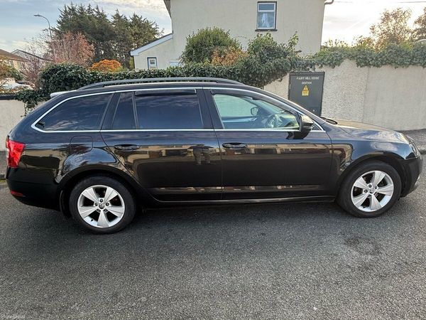 Skoda Octavia Hatchback, Diesel, 2017, Black