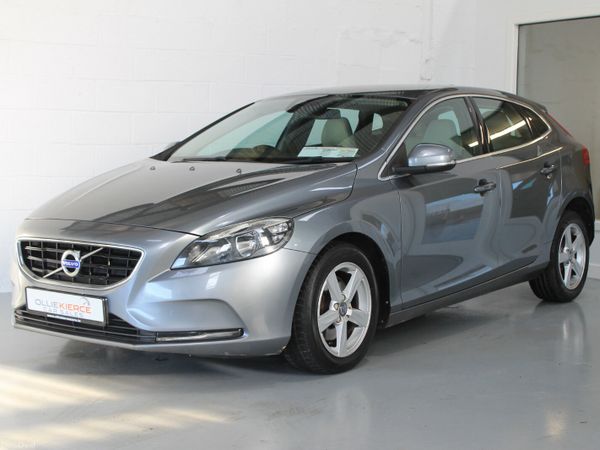 Volvo V40 Hatchback, Diesel, 2016, Grey