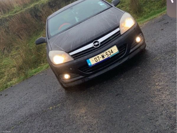 Opel Astra Hatchback, Petrol, 2007, Black