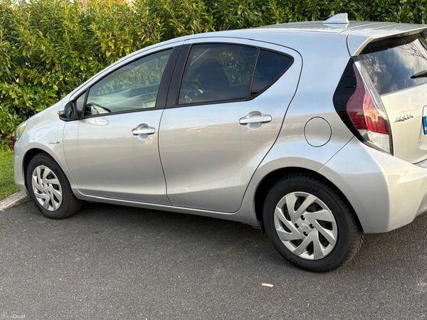 Toyota Aqua Hatchback, Petrol Hybrid, 2015, Silver
