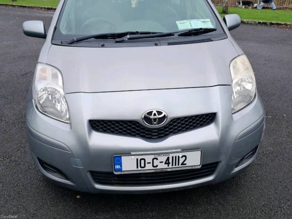 Toyota Yaris Hatchback, Petrol, 2010, Silver