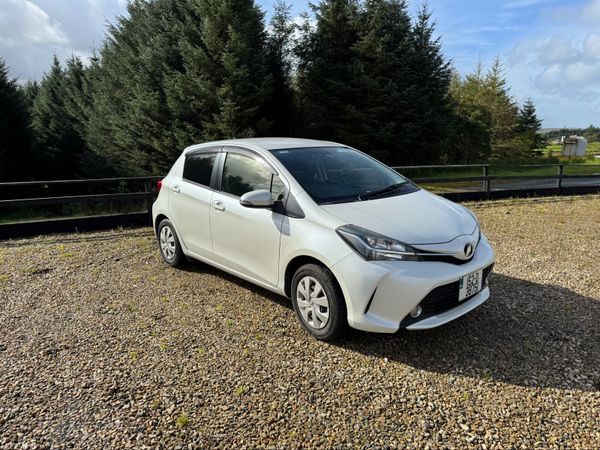 Toyota Vitz Hatchback, Petrol, 2015, White