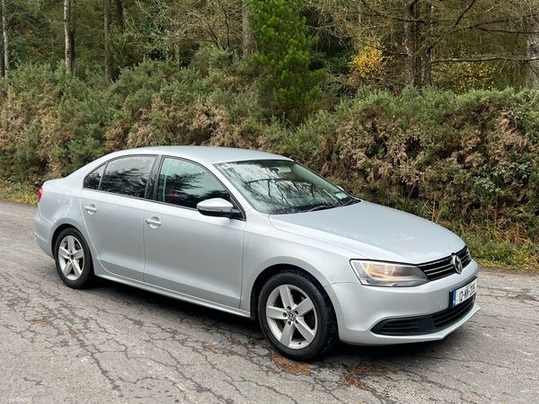 Volkswagen Jetta Saloon, Diesel, 2012, Silver