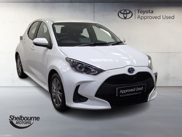 Toyota Yaris Hatchback, Petrol Hybrid, 2023, White