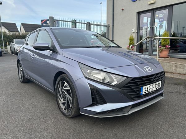 Hyundai i20 Hatchback, Petrol, 2024, Blue