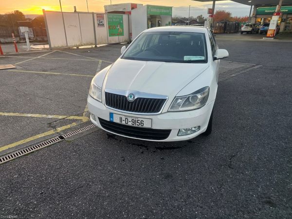 Skoda Octavia Saloon, Diesel, 2011, White