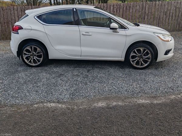 Citroen DS 4 Hatchback, Diesel, 2012, White