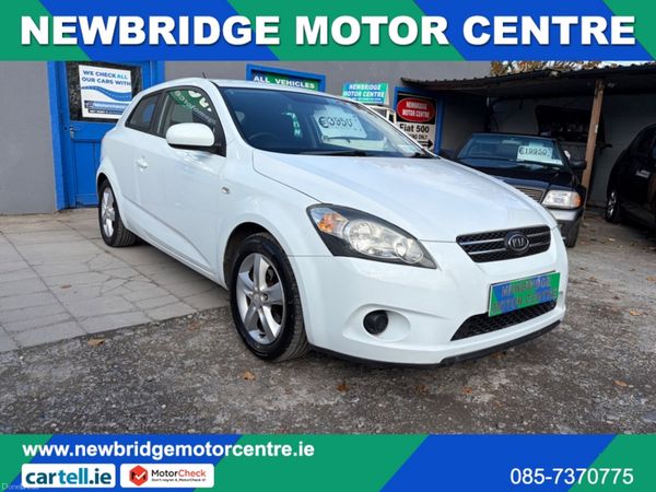 Kia ProCeed Hatchback, Petrol, 2011, White