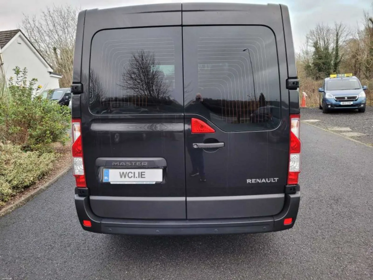 Wheelchair Accessible Renault Master - Image 6