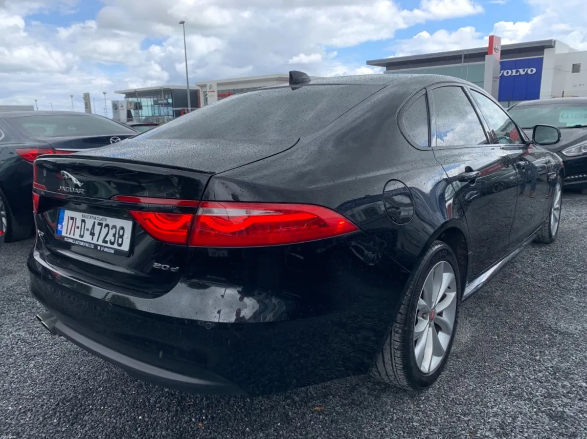2017 JAGUAR XF 2.0D **R-SPORT** - Image 5