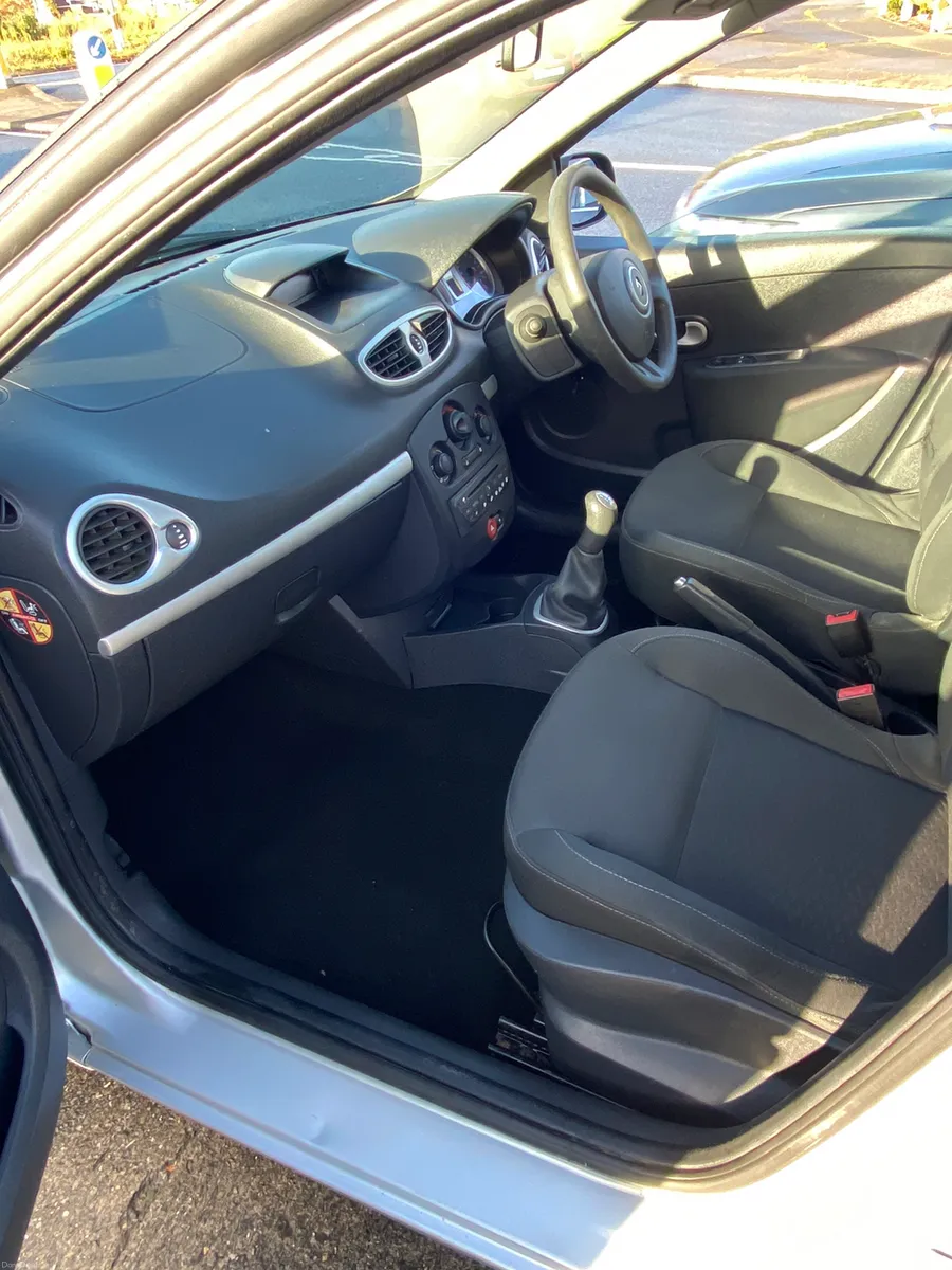 Renault Clio 1.5 TDI 5 door hatch  NEW NCT - Image 6