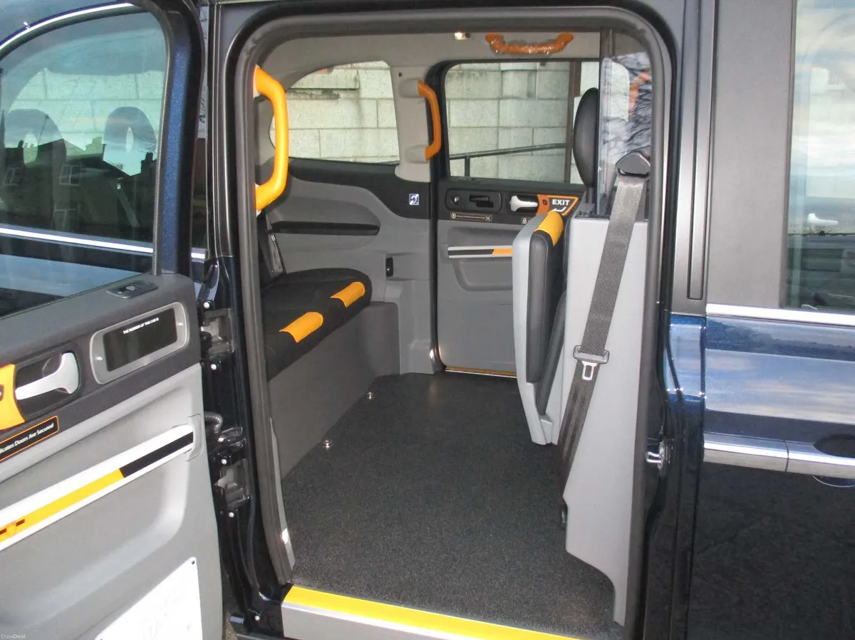 2025 LEVC TX / WHEELCHAIR ACCESSIBLE TAXI - Image 4