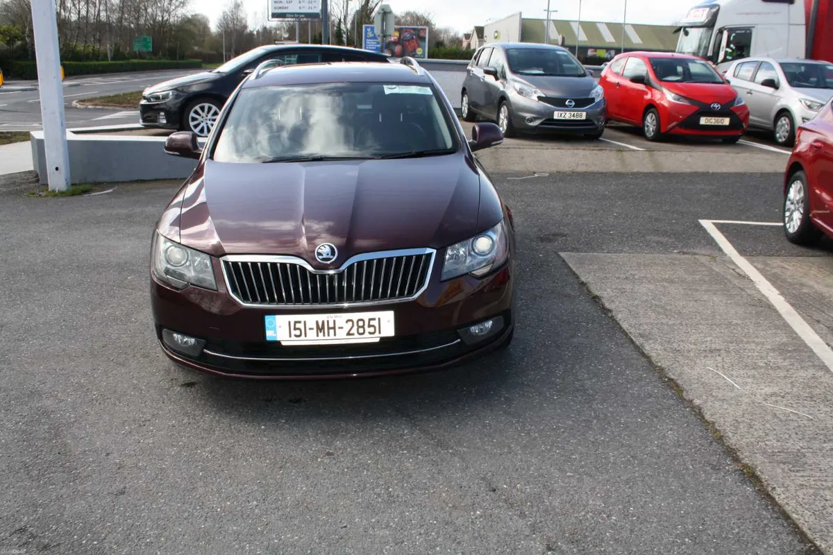 2015 Skoda Superb  Ambition 1.6TDi Estate - Image 4