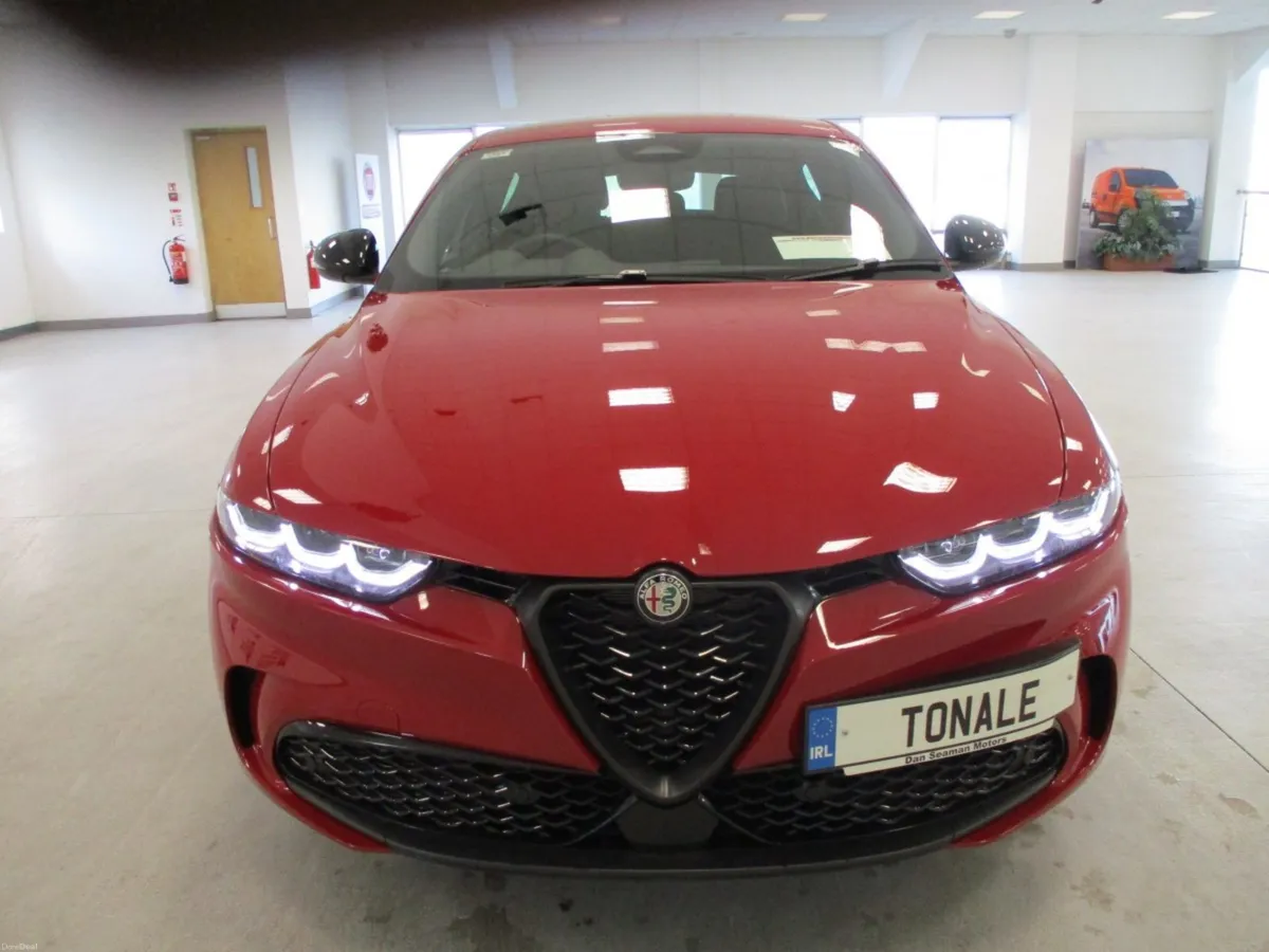 ALFA ROMEO TONALE PHEV- 252 OFFERS 3.9% FINANCE - Image 3