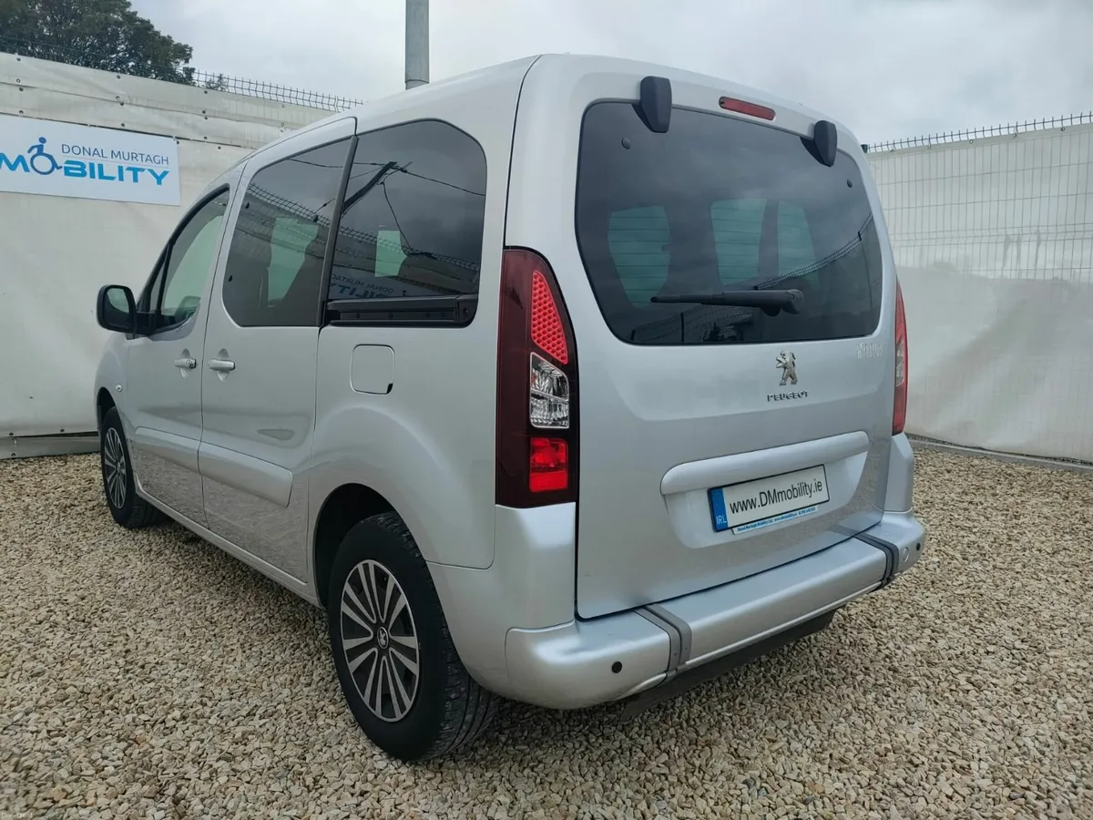 Wheelchair Car - Image 5