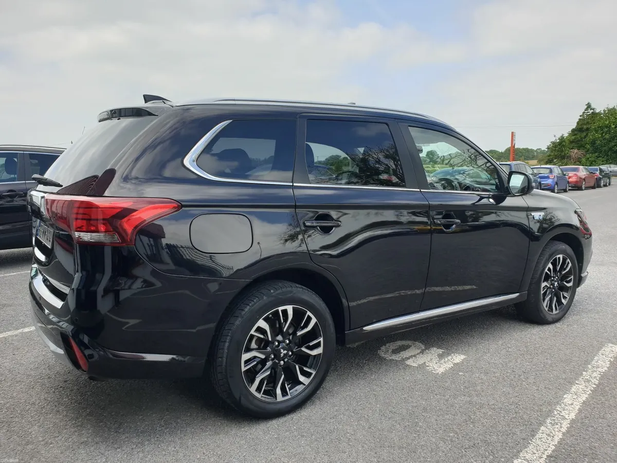 Mitsubishi Outlander GX3+ PHEV 200BHP - Image 6