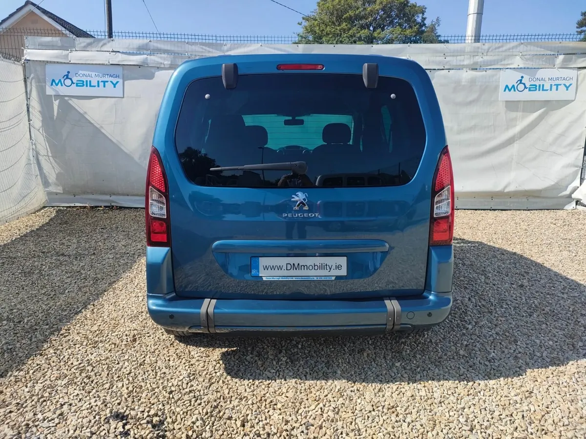 Wheelchair Car - Image 6