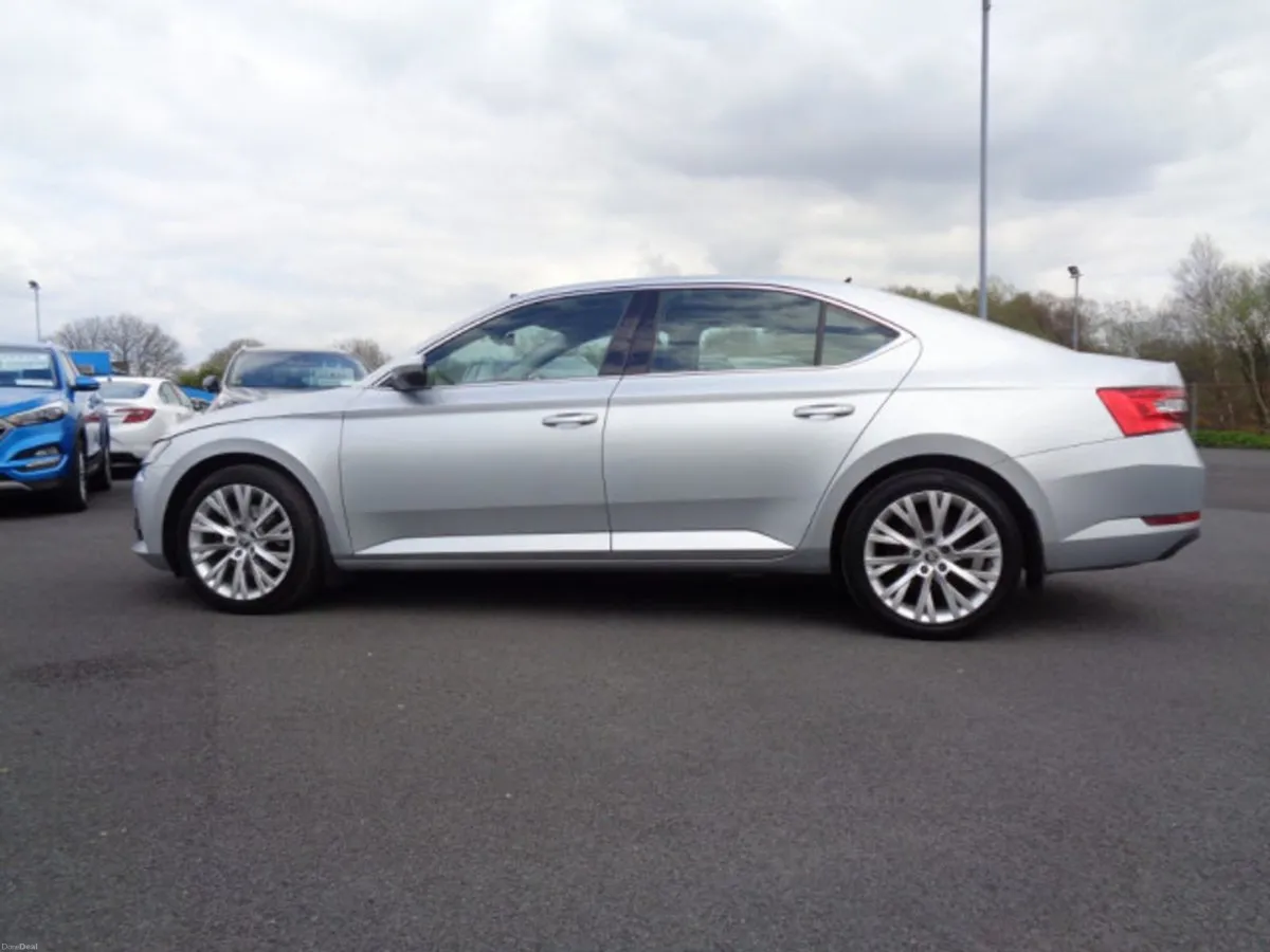 Skoda Superb Style 2.0tdi 150HP 5DR - Image 2