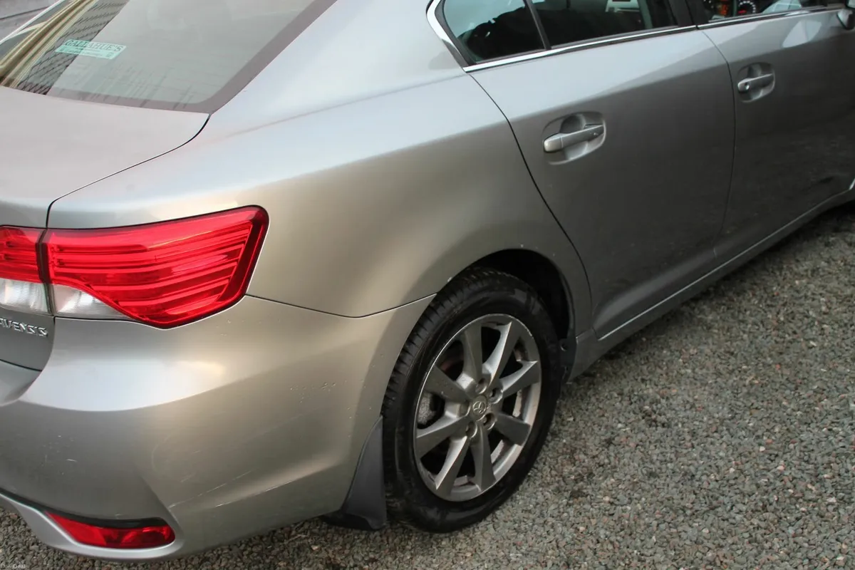Toyota Avensis - Image 5