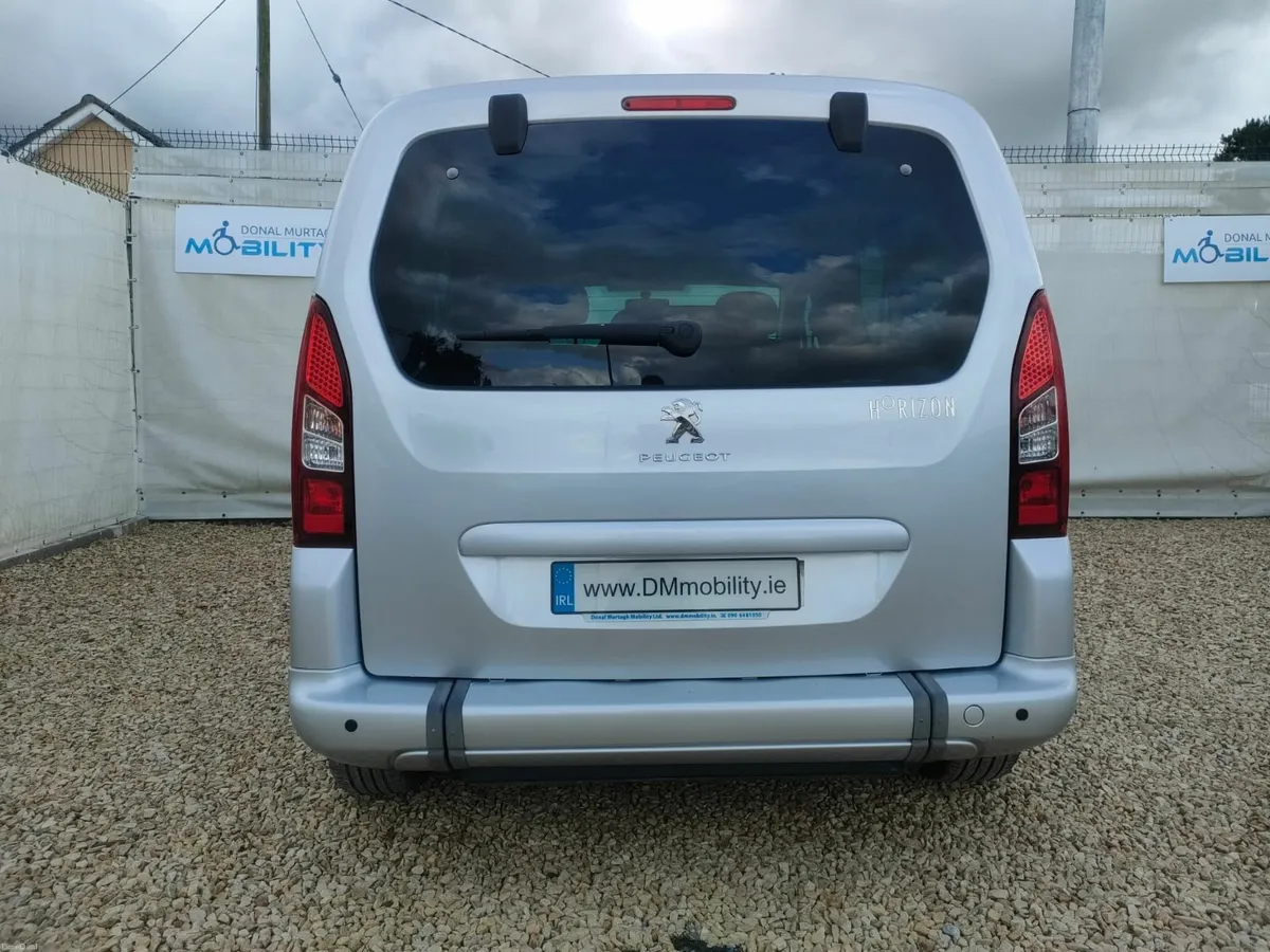 Wheelchair Car - Image 6