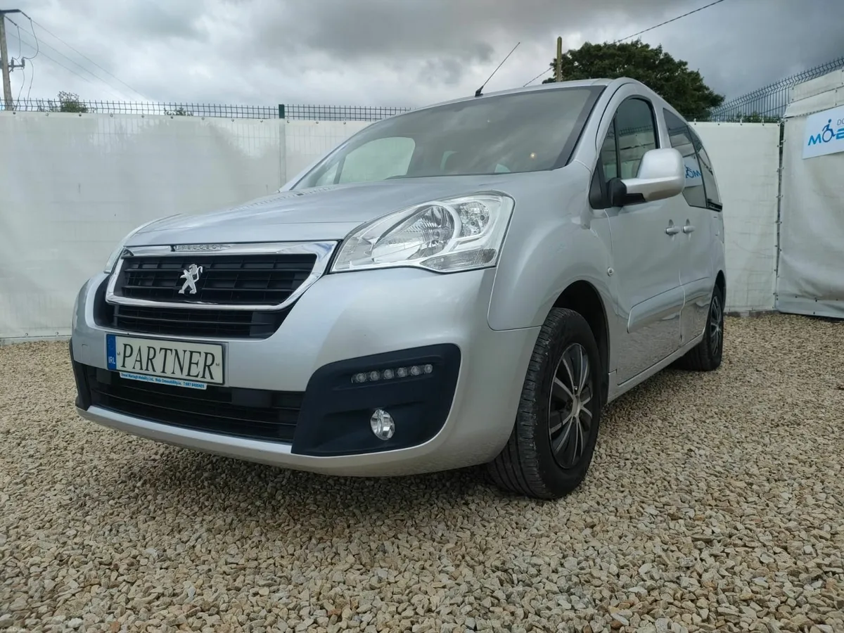 Wheelchair Car - Image 3