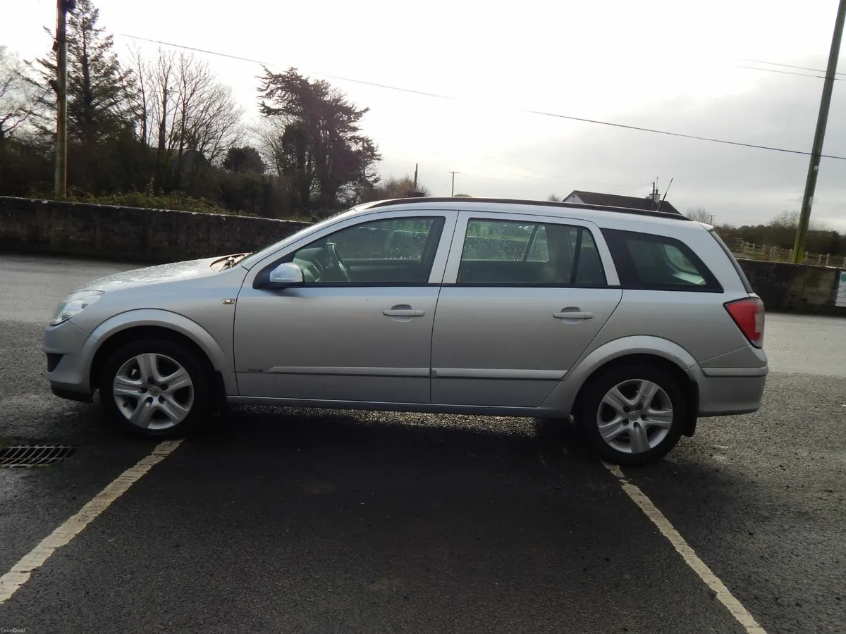 2009 Vauxhall Astra Estate 1.3d NCT 08/26 low kms - Image 5