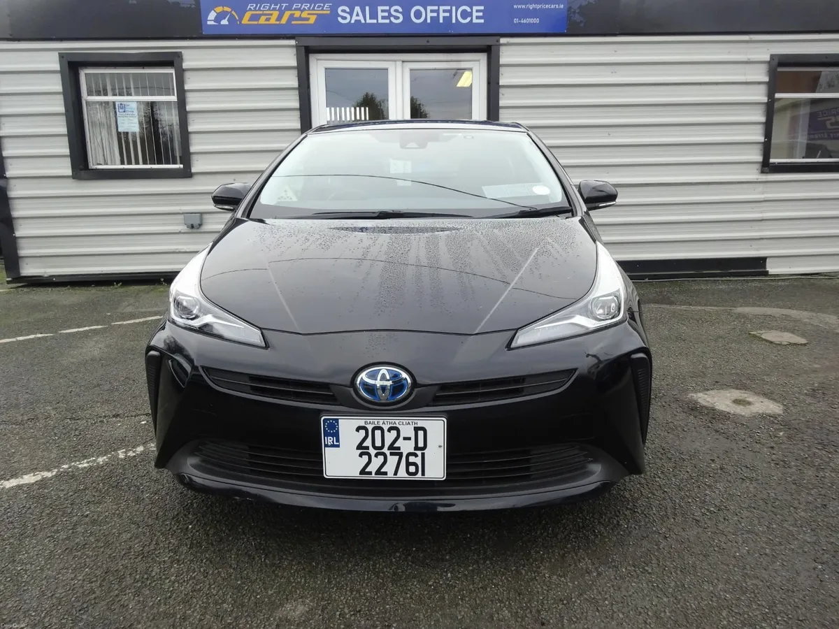 TOYOTA PRIUS AUTOMATIC HYBRID LIKE NEW - Image 2