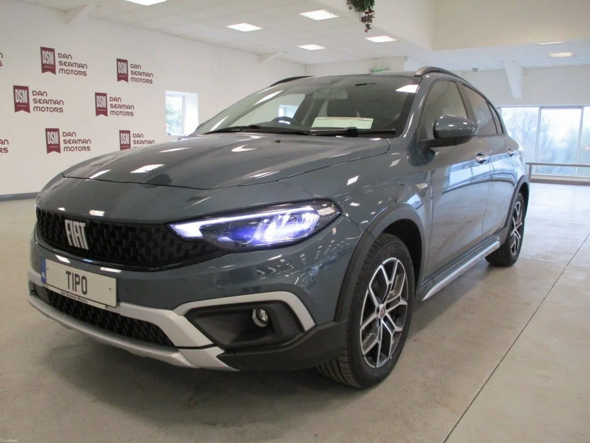Fiat Tipo CROSS 1.5 HYBRID AUTO-NEW 252 OFFERS - Image 4