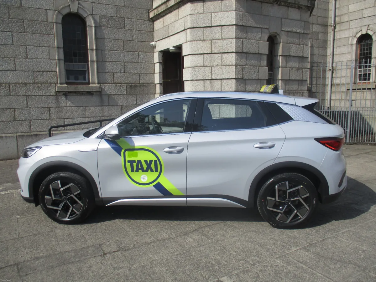 2025 BYD ATTO 3 COMFORT 60 KW / TAXI GRANT - Image 4