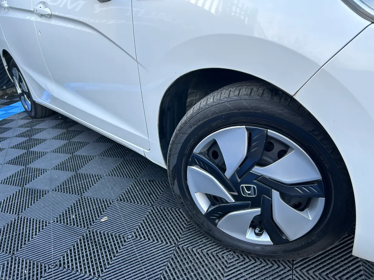 2015 HONDA FIT HYBRID AUTO (S93) - Image 4