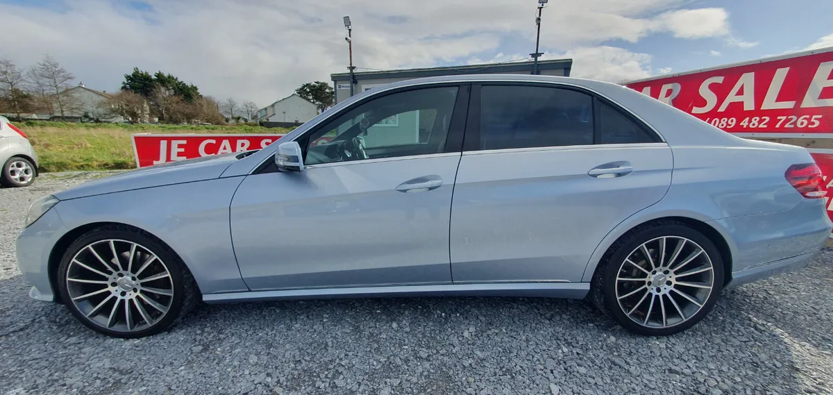 151 Mercedes-Benz E-Class Hybrid - Image 5