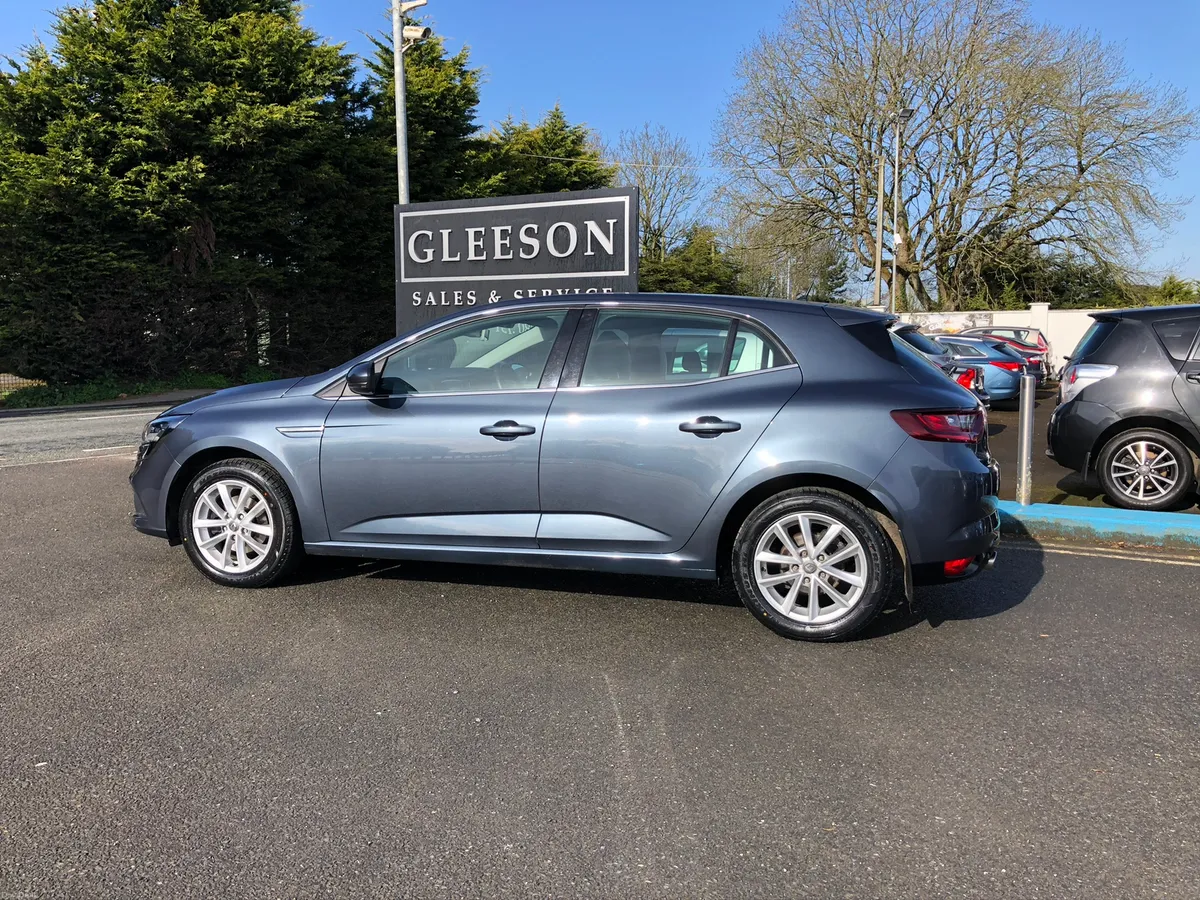 2017 Renault Megane 1.5 Dynamique Nav 5dr - Image 2