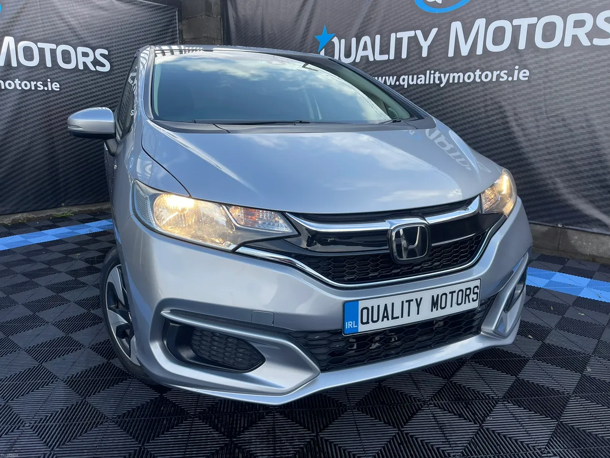 2018 HONDA FIT  HYBRID  (V10) - Image 2