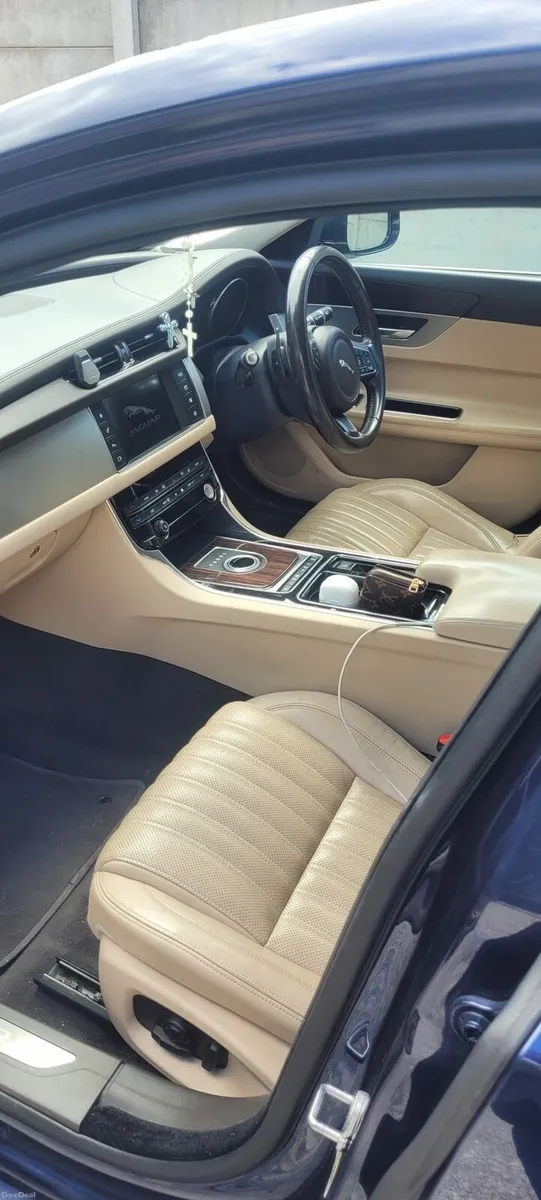 JAGUAR XF PORTFOLIO 2.0D AUTO. - Image 6