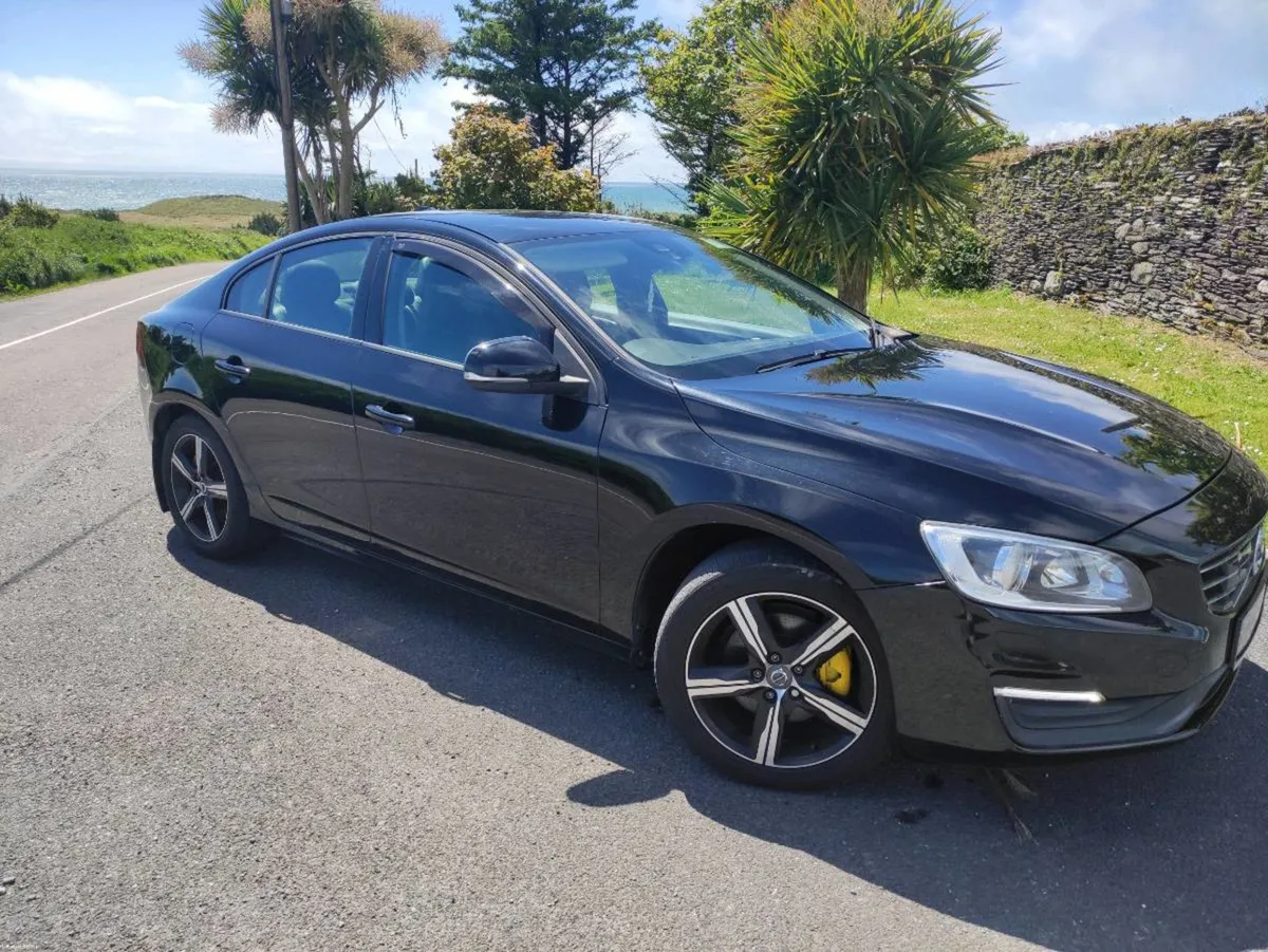 Volvo S60 2017 AUTO WITH LEATHER SEATS - Image 5