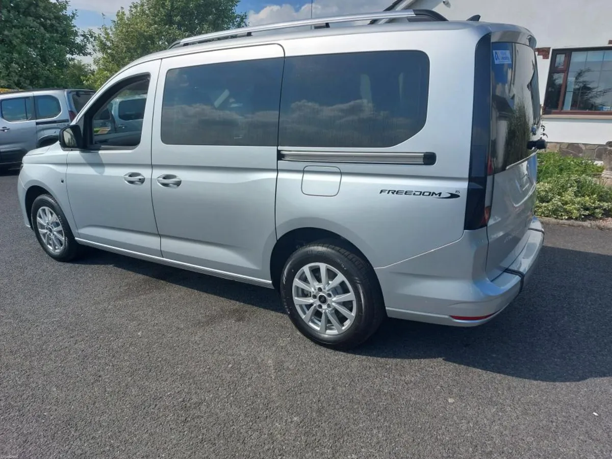 Wheelchair Accessible 7 Seat Taxi Spec - Image 5
