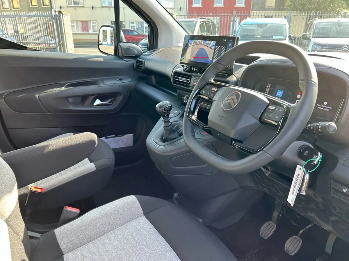 Citroen Berlingo Multispace Wheelchair Access 2025 - Image 6