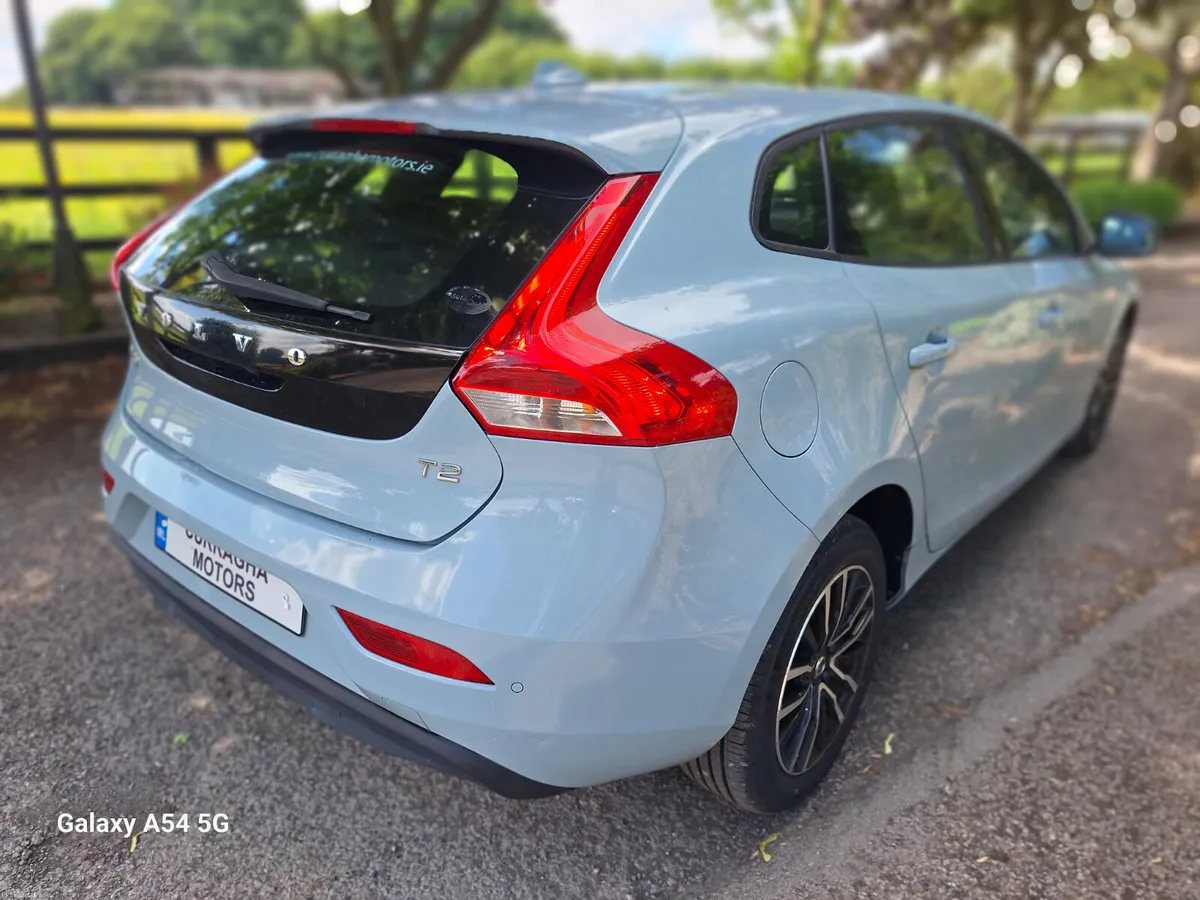 Volvo V40 1.5 AUTO - Image 5