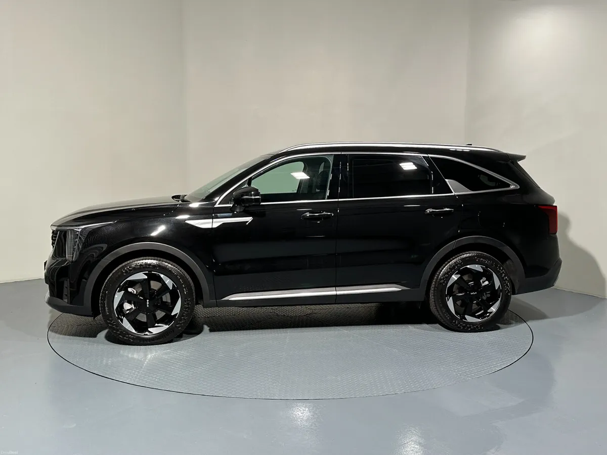 PHEV Black Sorento 7 Seater - Image 6