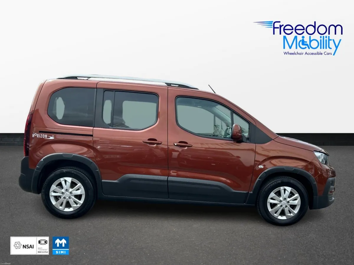 Peugeot Rifter Wheelchair Accessible. 4 Seats - Image 4